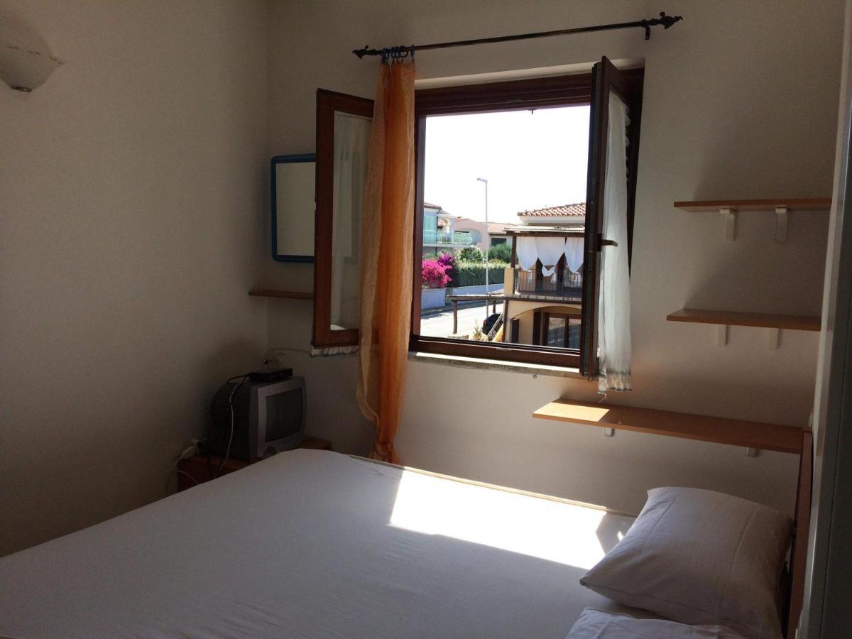 Apartment Airport Sunset Haven: Sea View, Pool & Access *