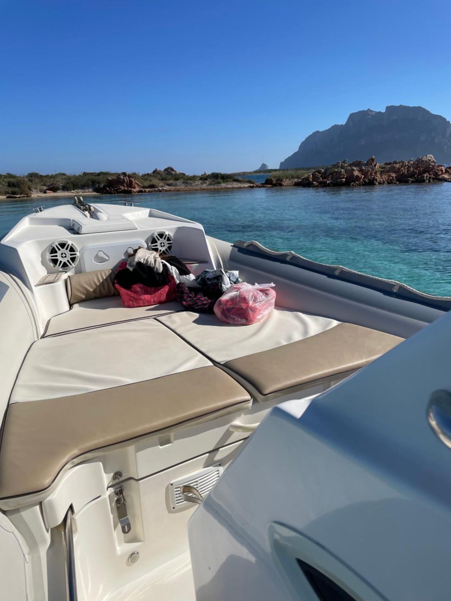 Airport Sunset Haven: Sea View, Pool & Access * Olbia